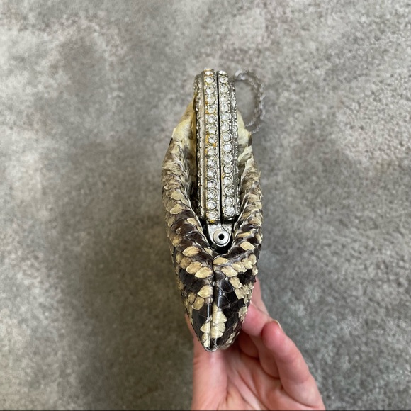 Clara Kasavina Cream Python Crystal Encrusted Bow Closure Evening Bag/Clutch - Picture 4 of 12